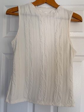 SHEIN Cream Textured Scallop Neck Sleeveless Tank Top Size M